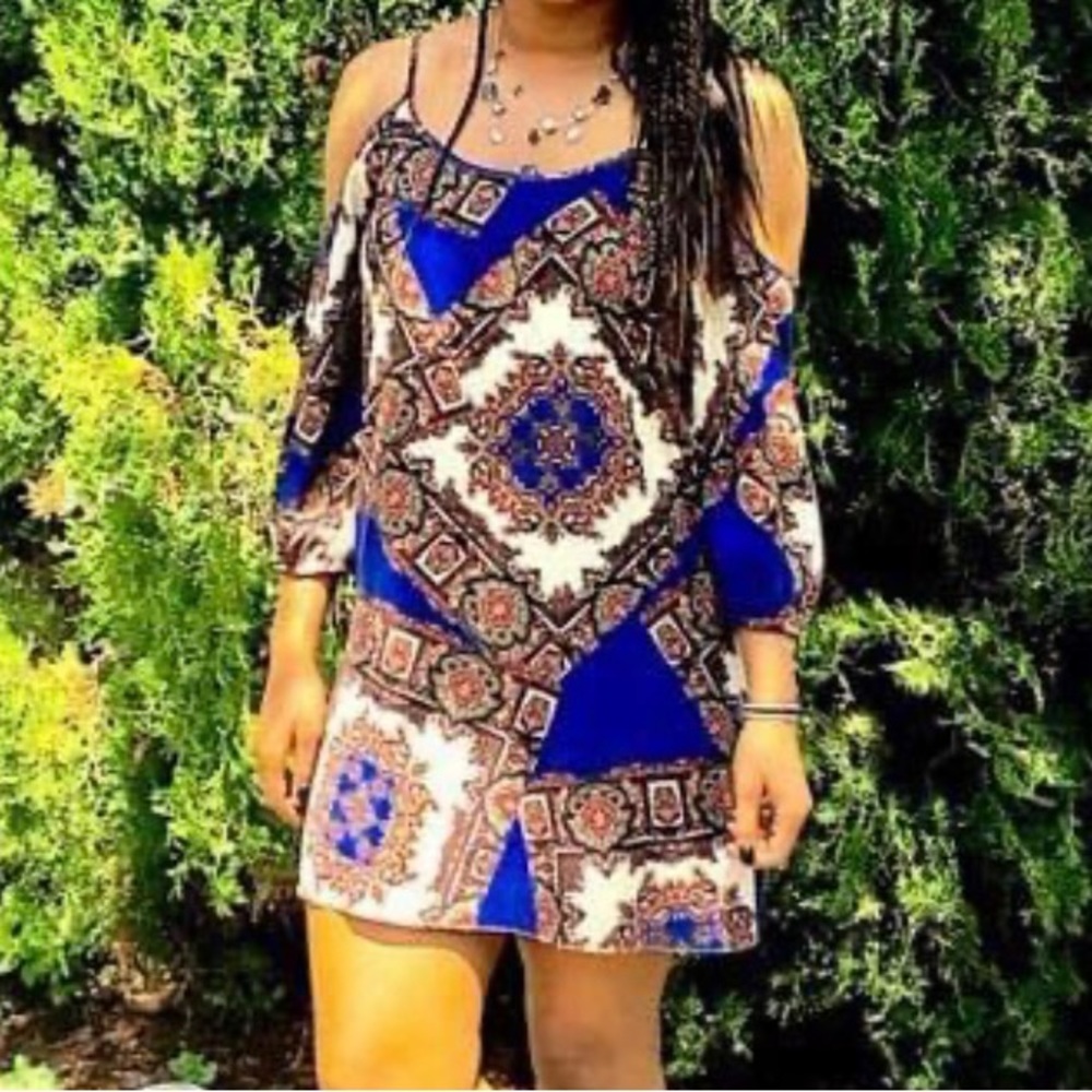 🌞SALE 4 for $20    WOMENS/TEEN MEDIUM GEO PATTERN OPEN SHOULDER MINI DRESS
